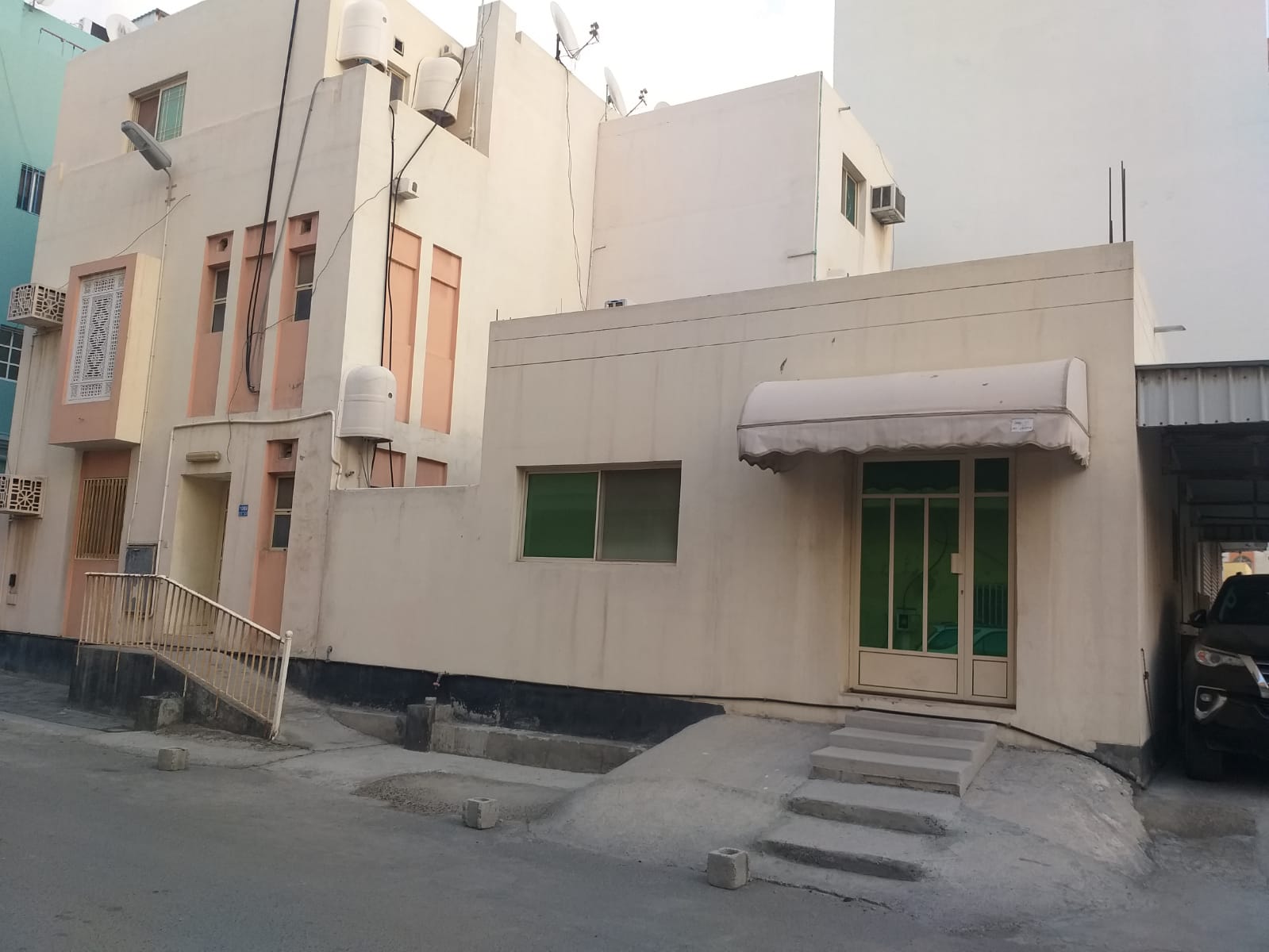 فيلا في الرفاع الشرقي للبــيع
